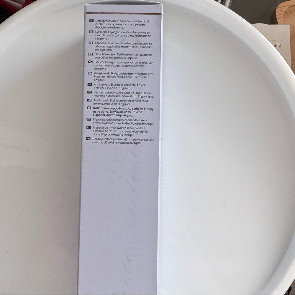 Elemis Clarifying Clay Wash 150mls - Picture 8 of 11